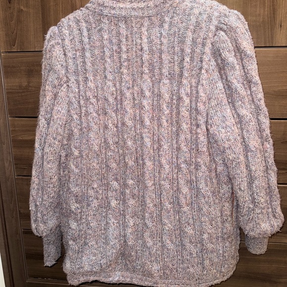 Ultra Chunky Cable knit Cardigan - Picture 3 of 12